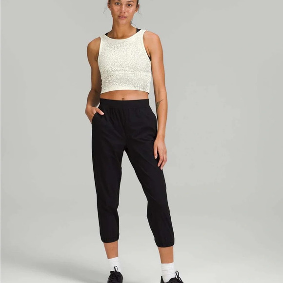 🆕🤍 Lululemon Power Pivot Tank Thread Dye - White Black - Picture 12 of 13